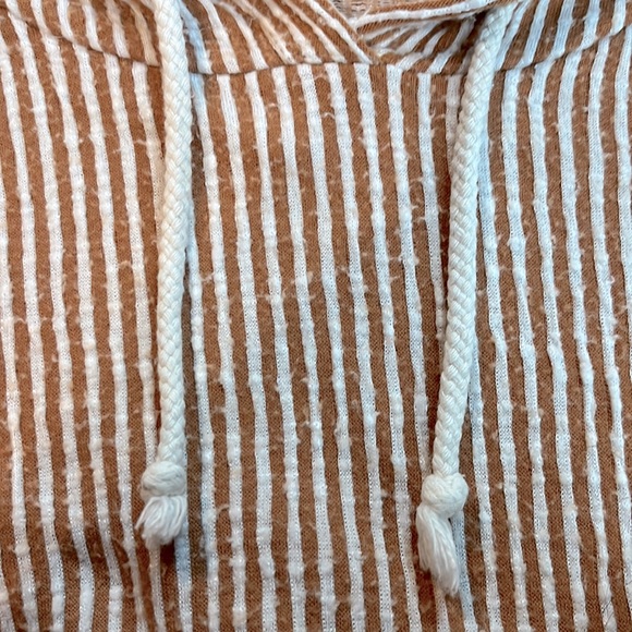 Women’s Striped Hoodie - Picture 3 of 3